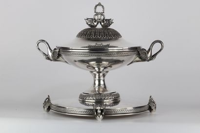 Milieu de table en argent massif de style...