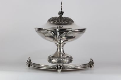 Milieu de table en argent massif de style...