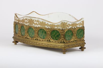 Sèvres jardinière en porcelaine monture en...