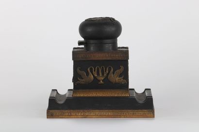 Encrier en bronze à deux patines Empire d'époque
Région:...