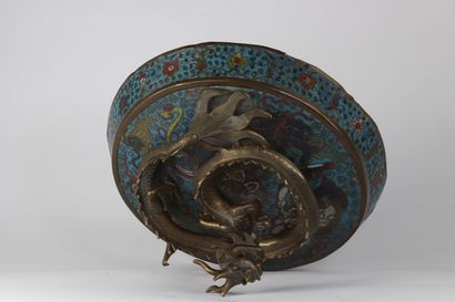 Chine Imposant vase couvert en bronze cloisonné...