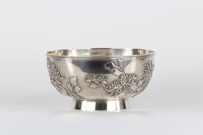 CHINE, lot de 2 bols en argent début XXe...