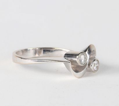 Bague en or blanc(18k) et 2 diamants pour...