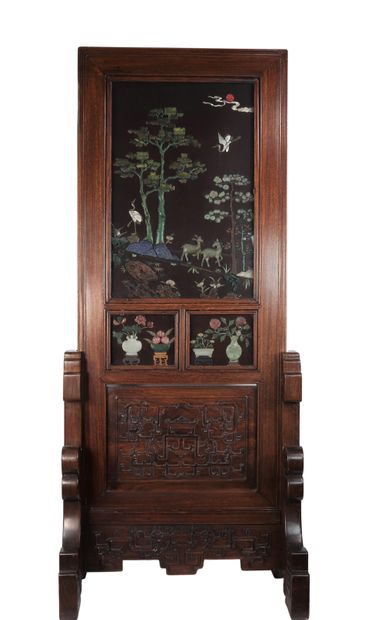 Chine écran en bois sculpté avec incrustations...