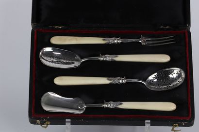 Coffret de couverts en argent orfèvre Jean...