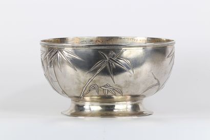 CHINE, lot de 2 bols en argent début XXe...