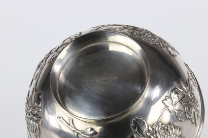 CHINE, lot de 2 bols en argent début XXe...