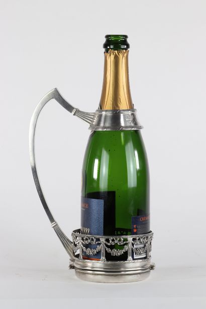 Rare porte bouteille Louis XVI Argent massif,...