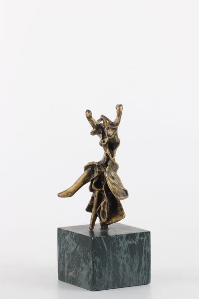 Salvador Dali Carmen. Bronze à patine doré...