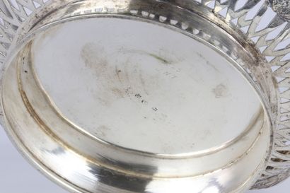 Lot de 3 coupes en argent de style Louis...