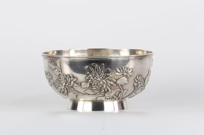 CHINE, lot de 2 bols en argent début XXe...