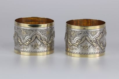 Ronds de serviettes en argent de style Louis...