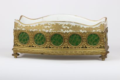 Sèvres jardinière en porcelaine monture en...