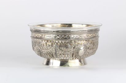 Lot de 3 coupes en argent de style Louis...