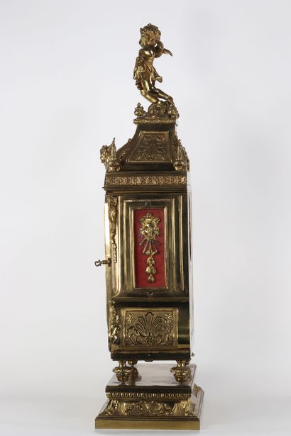 Imposante pendule et son socle en bronze...