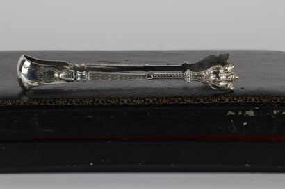 Coffret de couverts en argent orfèvre L Lapar...