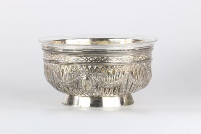Lot de 3 coupes en argent de style Louis...