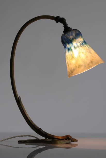 Lampe DAUM, pied bronze estampillé 