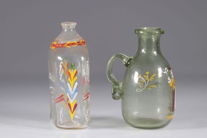 Bouteilles (2) allemande en verre peint 18ème
Poids:...