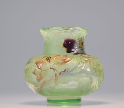 Emile Gallé vase dégagé a l'acide et émaille...
