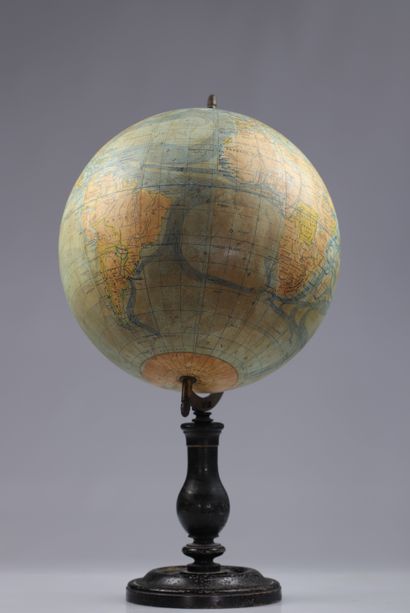 Globe terrestre Napoléon III
Poids: 2.40...