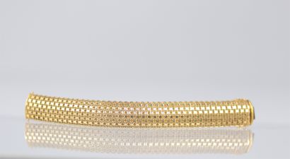 Bracelet en or jaune (18k) mailles tressées...