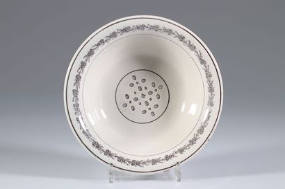 Vielle Andenne série de 12 assiettes en faïences...