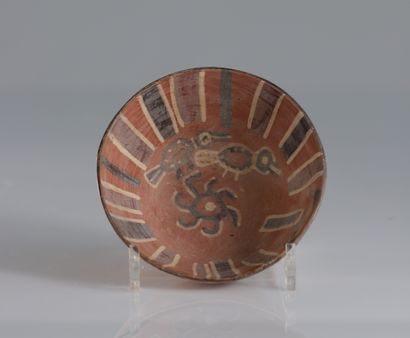 Bol forme et motifs géométriques anthropomorphe...