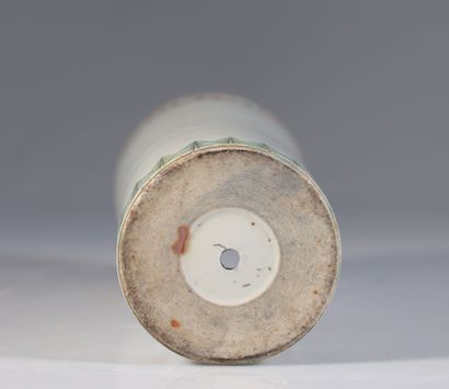 Chine vase rouleau en porcelaine décor fleuris...