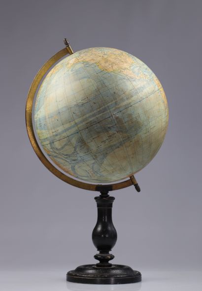 Globe terrestre Napoléon III
Poids: 2.40...