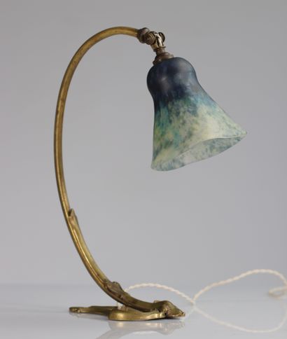 Lampe DAUM, pied bronze estampillé 