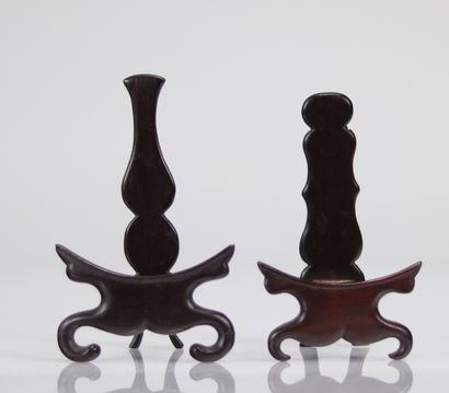 Paire d'assiettes en porcelaine avec les...