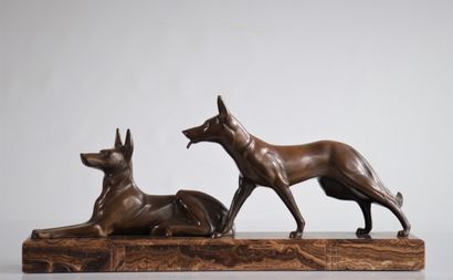 Michel Decoux. Deux bergers allemands, c1920...