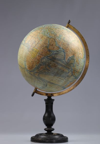 Globe terrestre Napoléon III
Poids: 2.40...