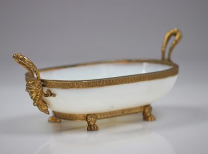 Coupe en opaline et bronze doré
Poids: 900...