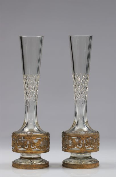 Grande paire de vases en cristal monté sur...