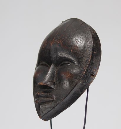 Masque Dan côte d'ivoire belle patine d'usage
Poids:...