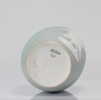 Camille Tharaud: vase Art Nouveau en porcelaine...