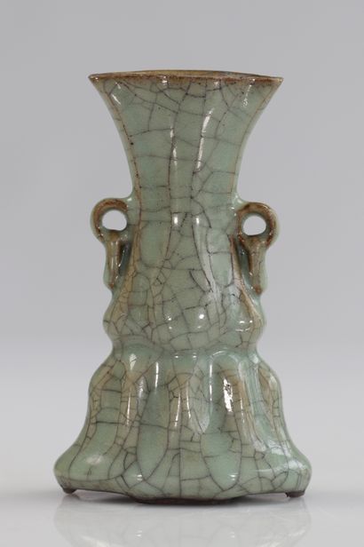 Chine Vase céladon d’époque Qing ou antérieur
Poids:...