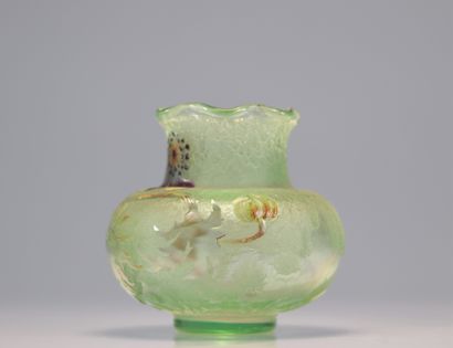 Emile Gallé vase dégagé a l'acide et émaille...