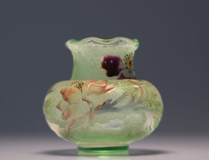 Emile Gallé vase dégagé a l'acide et émaille...