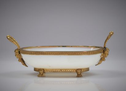 Coupe en opaline et bronze doré
Poids: 900...