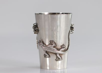 Chine gobelet en argent à décor de lézards...