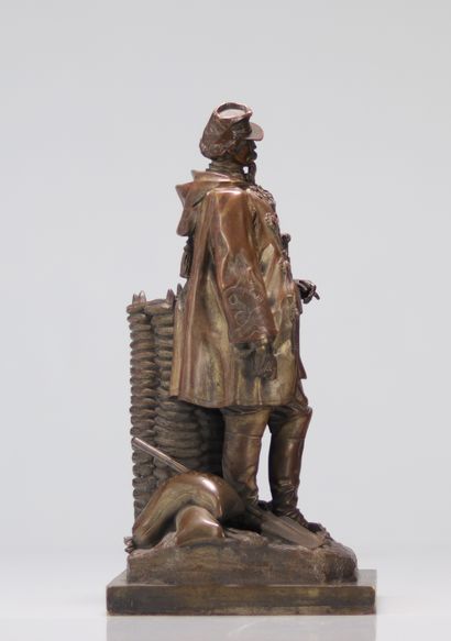 Bronze représentant un officier Français...