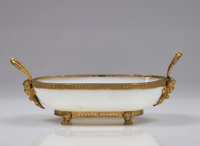 Coupe en opaline et bronze doré
Poids: 900...