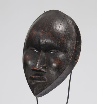 Masque Dan côte d'ivoire belle patine d'usage
Poids:...
