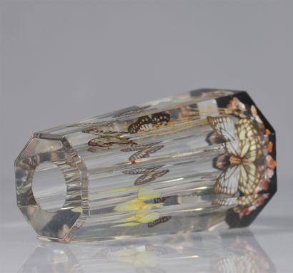 Belgique, vase en plexi avec inclusion -...
