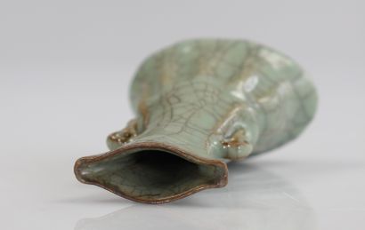Chine Vase céladon d’époque Qing ou antérieur
Poids:...