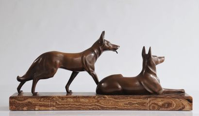 Michel Decoux. Deux bergers allemands, c1920...