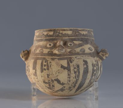 Culture Chancay pot forme de figure humaine...